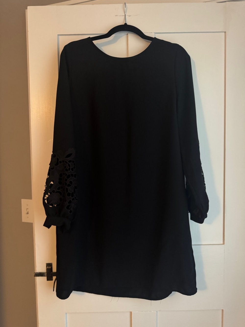 H&M Elegant Black Long-Sleeve Shift Dress